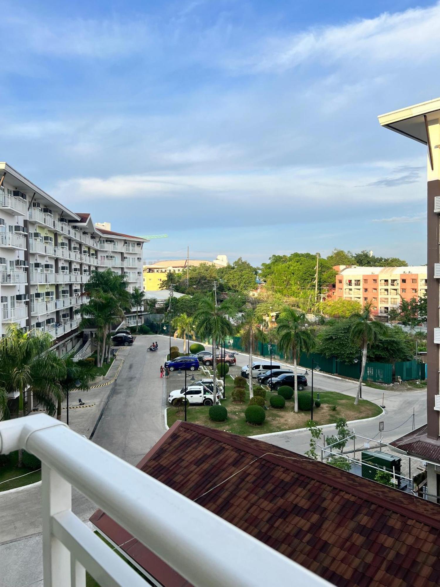 Vp - Amani Grand Resort Residences, 03 Minutes Away From Mactan Airport - Bldg B - Unit 522 Мактан Экстерьер фото